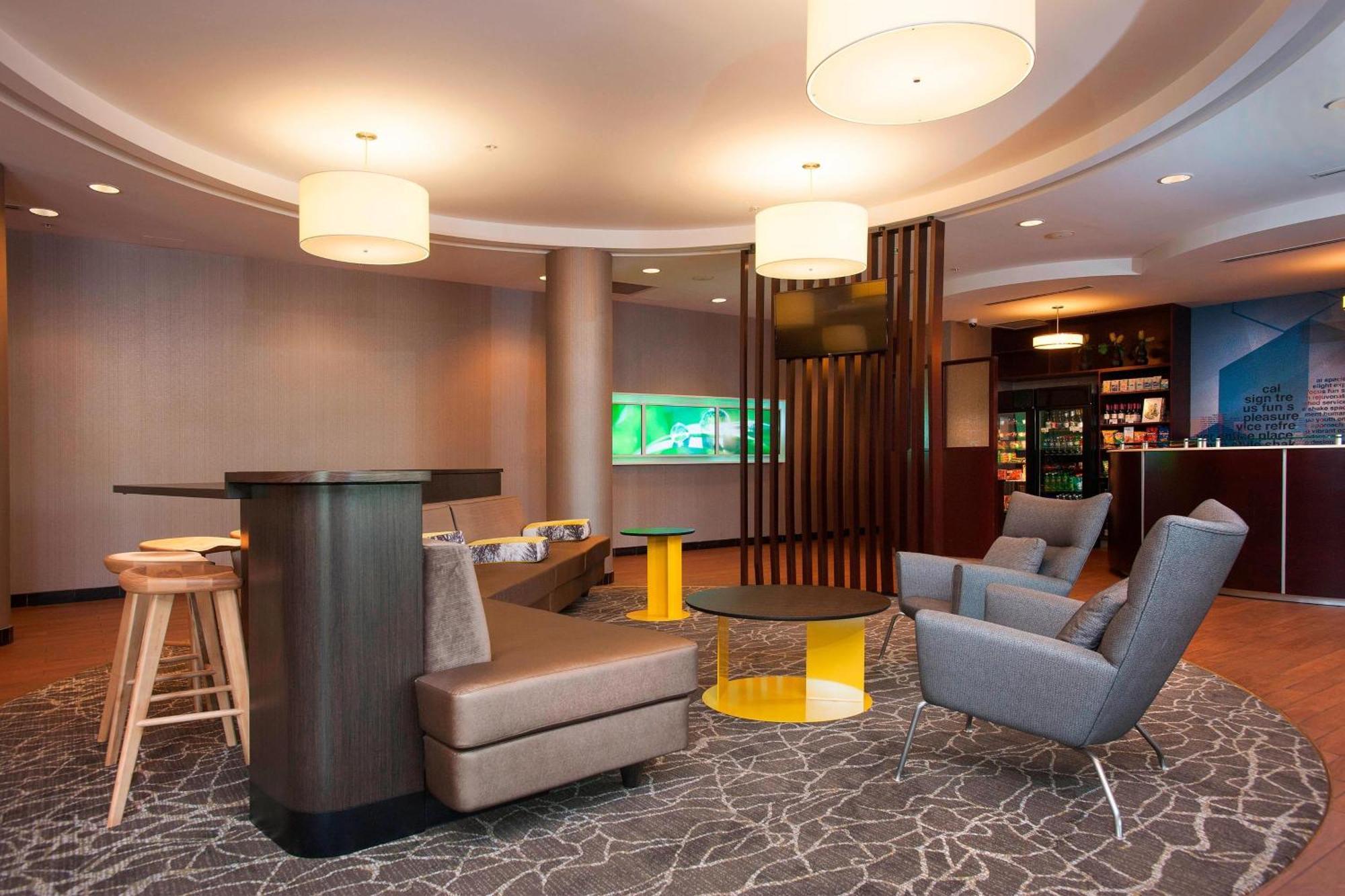 สปริงฮิลล์ สวีท เบอร์มิงแฮม โคลอนเนด Hotel ภายนอก รูปภาพ