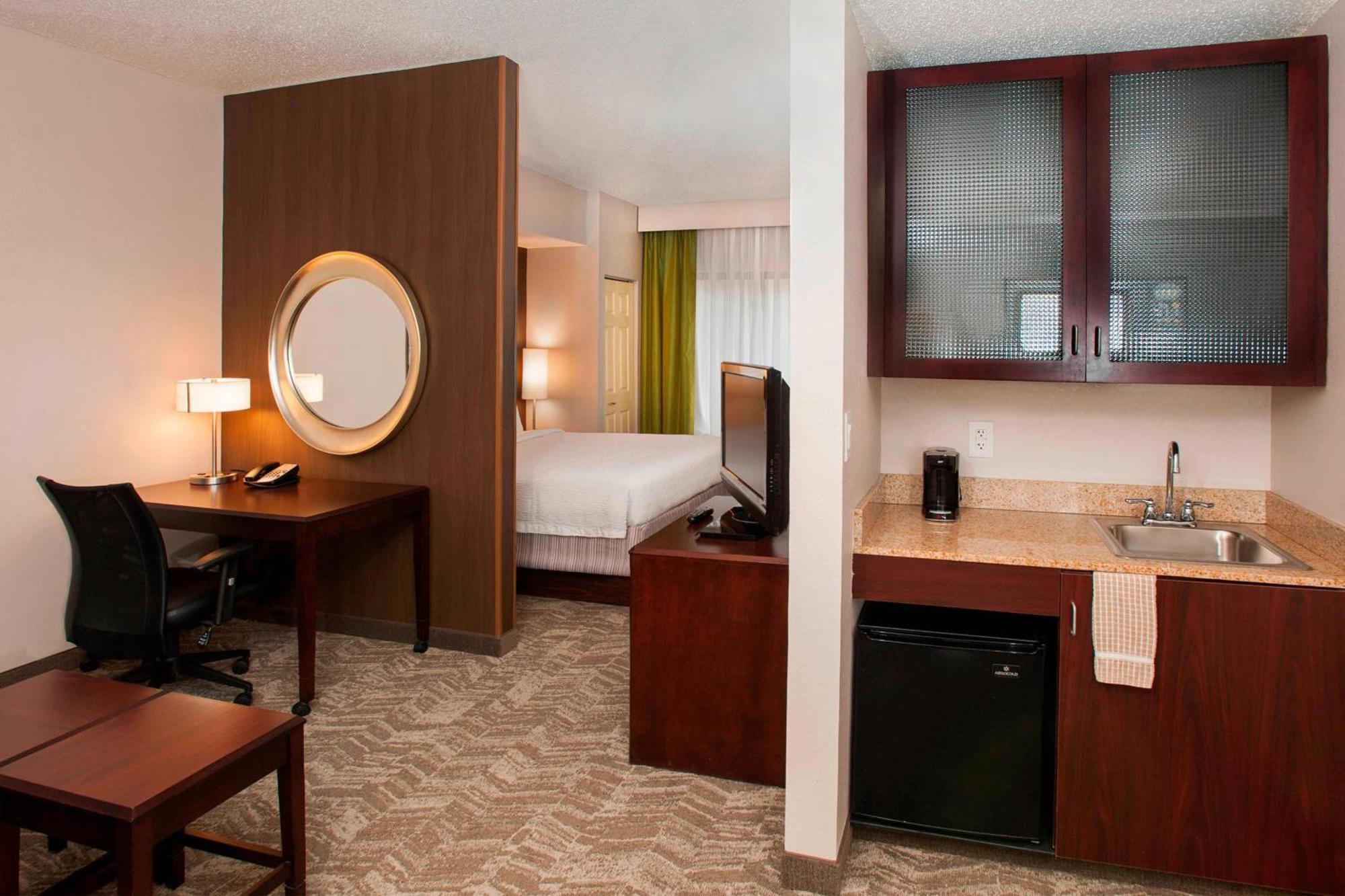 สปริงฮิลล์ สวีท เบอร์มิงแฮม โคลอนเนด Hotel ภายนอก รูปภาพ